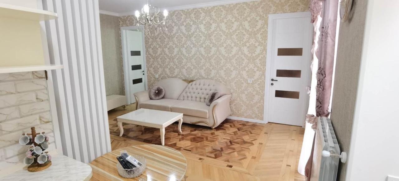 Nano'S Apartament-2 Kutaisi Luaran gambar